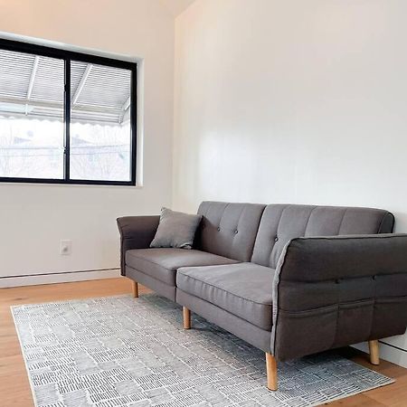 New Ample And Cozy One Bedroom Apt In Brooklyn At Rem-Casa Ню Йорк Екстериор снимка