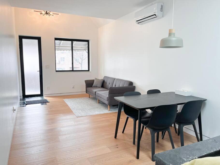 New Ample And Cozy One Bedroom Apt In Brooklyn At Rem-Casa Ню Йорк Екстериор снимка